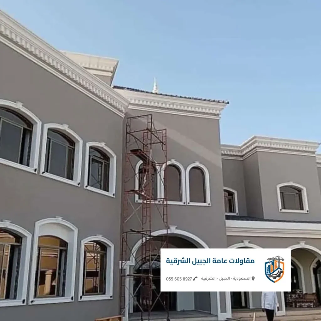 إضافة غرف علوية وتوسعة منزل خرساني في مشروع ترميم الجبيل الإنشائي.